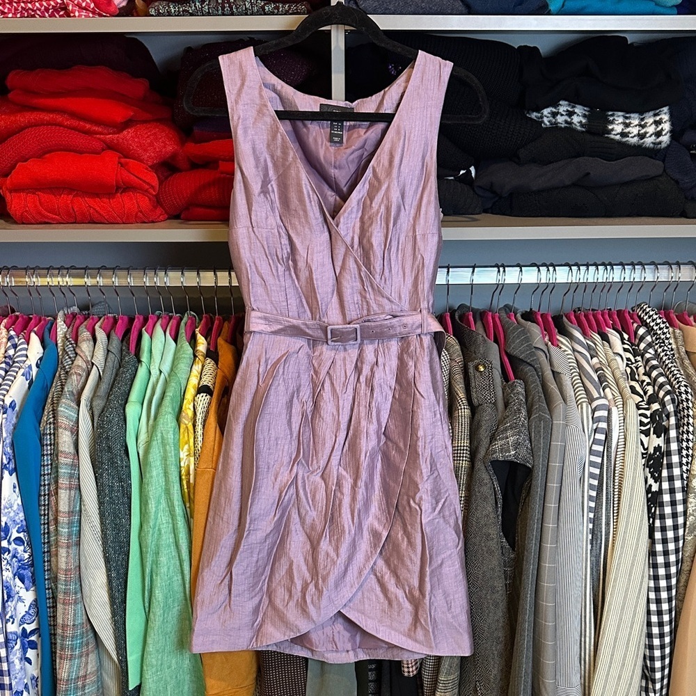 H&M lilac sateen sleeveless v neck belted tulip hem dress size 6